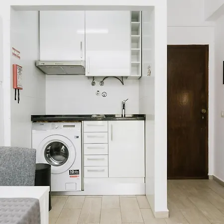 Apartment House By Gt House